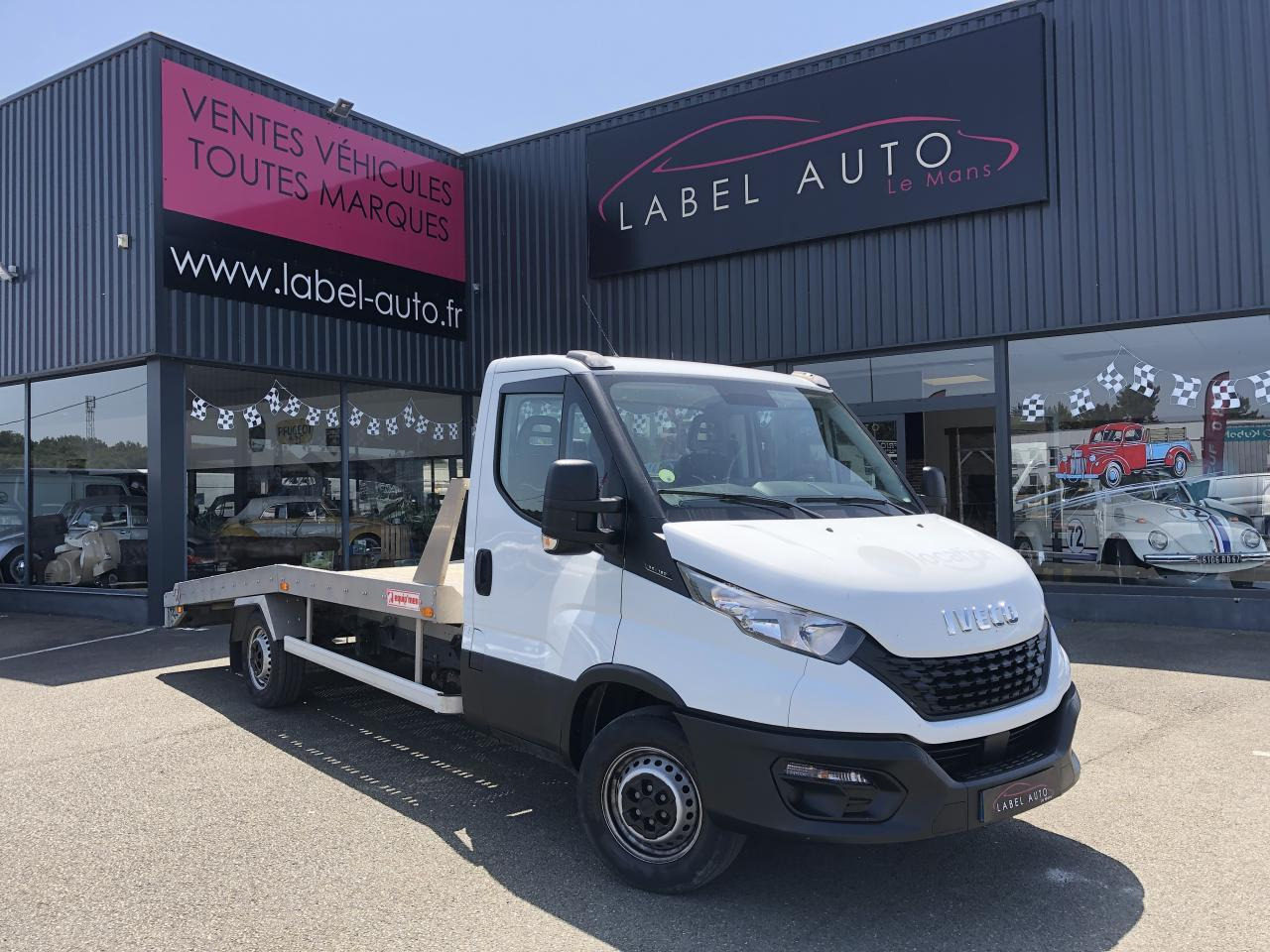 Iveco Daily IVECO PORTE VOITURE DEPANNEUSE 35 S 16 3L0 160 CH EMPATTEMENT 4100 PLATEAU FIX'ALU EQUIP'M - Camião transporte de veículos: foto 2 Iveco Daily IVECO PORTE VOITURE DEPANNEUSE 35 S 16 3L0 160 CH EMPATTEMENT 4100 PLATEAU FIX'ALU EQUIP'M - Camião transporte de veículos: foto 2