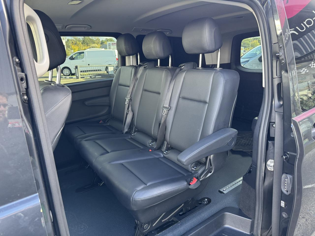 MERCEDES Vito TOURER Extra Long 3.05t 119 CDI BlueEfficiency - BVA 9G-Tronic Propulsion MIXTO - BM 447 first - Furgão: foto 4 MERCEDES Vito TOURER Extra Long 3.05t 119 CDI BlueEfficiency - BVA 9G-Tronic Propulsion MIXTO - BM 447 first - Furgão: foto 4