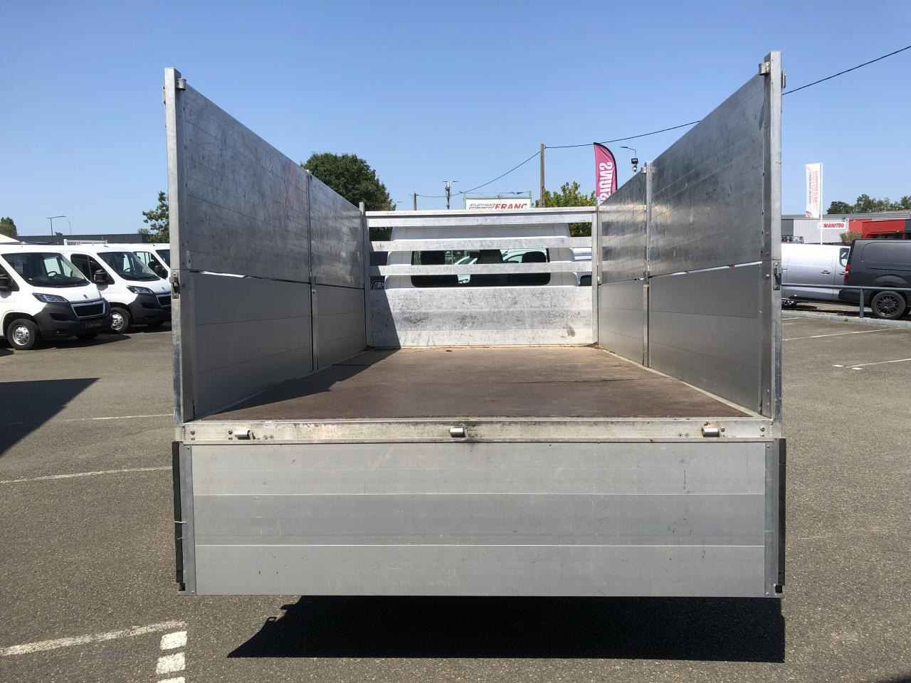 NISSAN INTERSTAR 3T5 2.3 DCI 165CH PLATEAU RIDELLES 4M50 - Carrinha de caixa aberta: foto 3 NISSAN INTERSTAR 3T5 2.3 DCI 165CH PLATEAU RIDELLES 4M50 - Carrinha de caixa aberta: foto 3