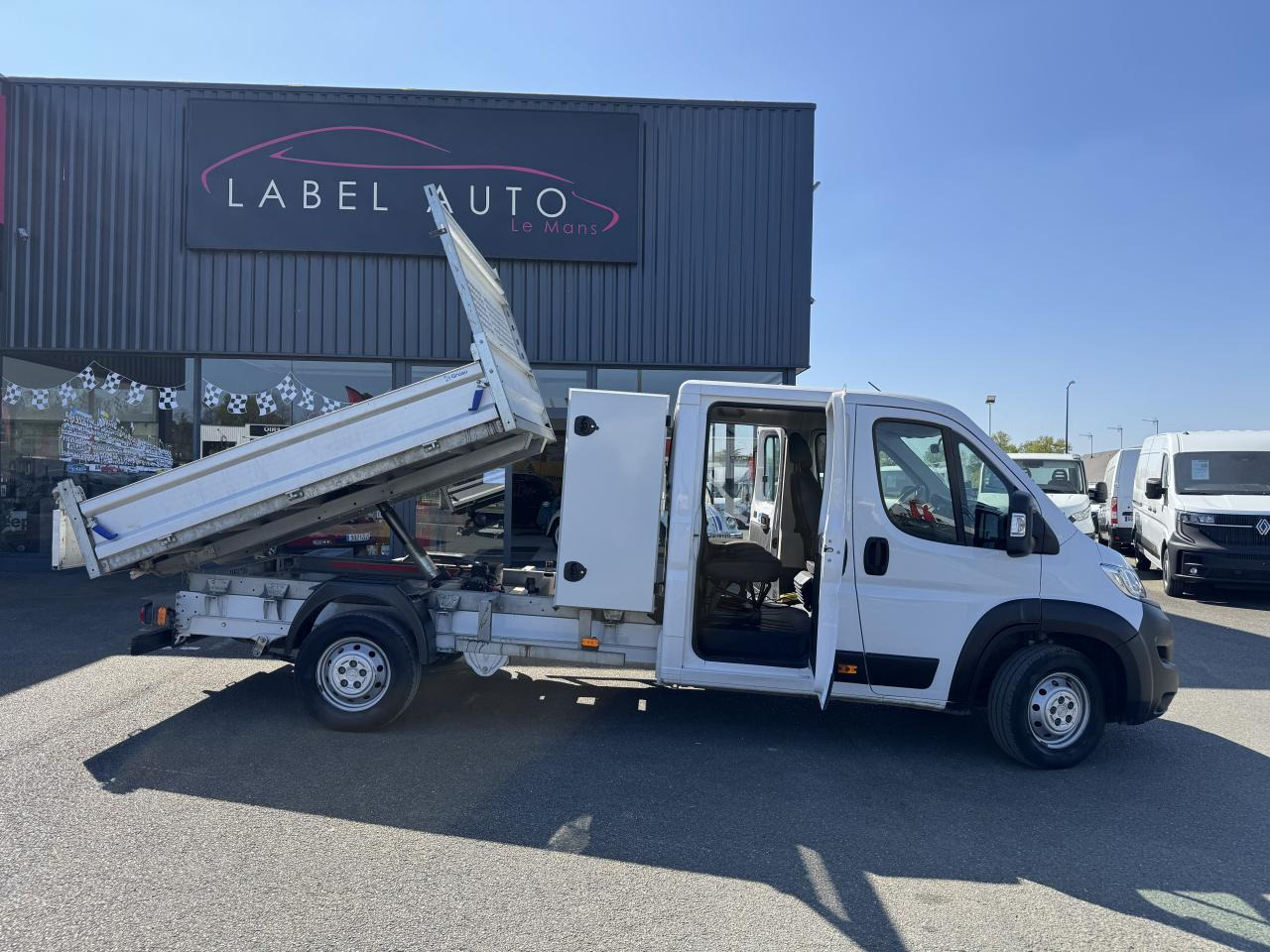 OPEL MOVANO 3T5 BENNE + COFFRE DOUBLE CABINE 6PLACES 2.2 HDI 165CH - Carrinha basculante: foto 1 OPEL MOVANO 3T5 BENNE + COFFRE DOUBLE CABINE 6PLACES 2.2 HDI 165CH - Carrinha basculante: foto 1