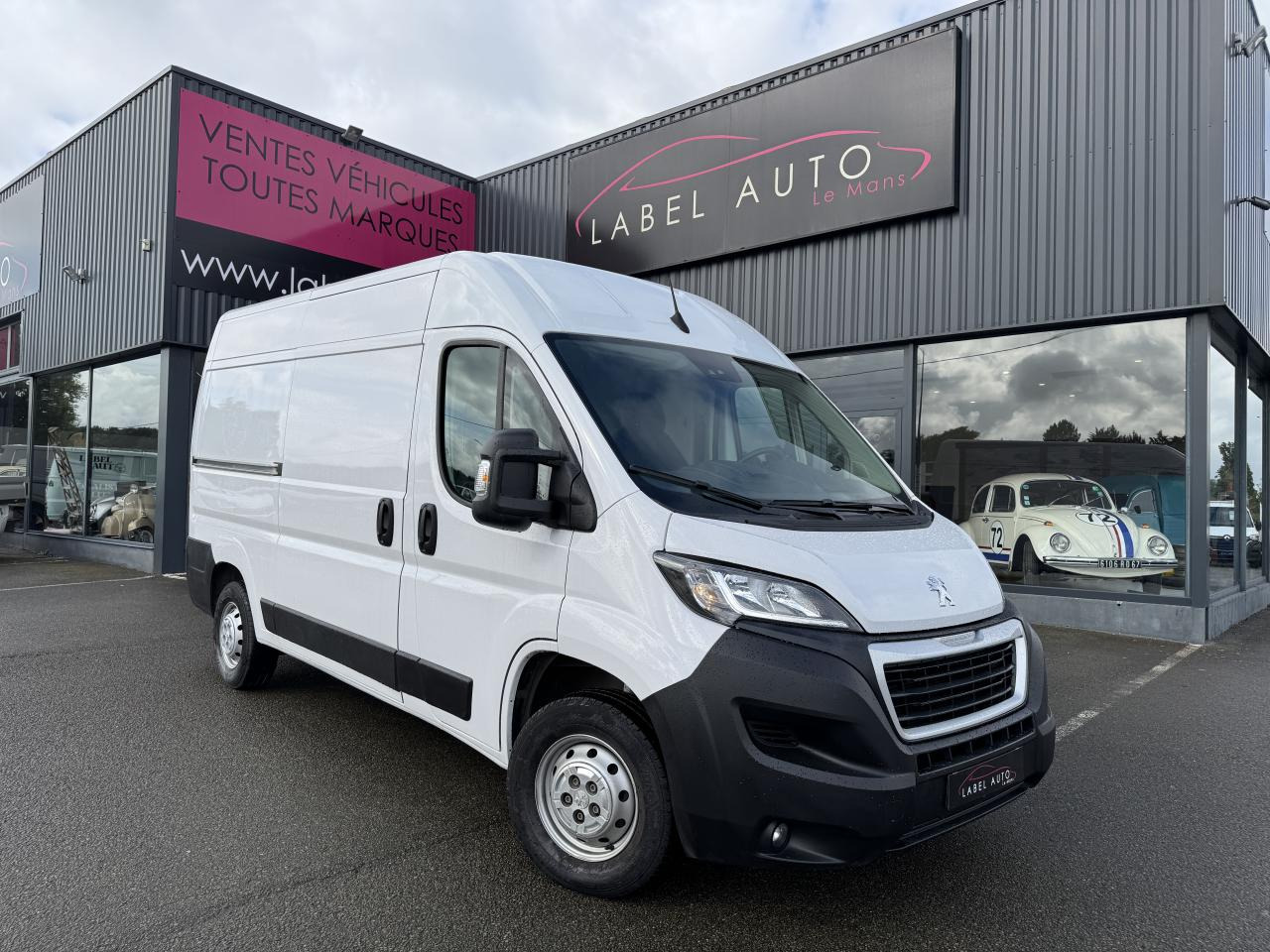 PEUGEOT boxer 333 L2H2 2.2 BLUEHDI S&S 140CH ASPHALT - Furgão: foto 1 PEUGEOT boxer 333 L2H2 2.2 BLUEHDI S&S 140CH ASPHALT - Furgão: foto 1