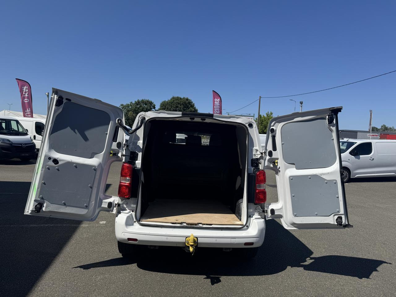 Peugeot Expert Standard 2.0 BlueHDI 150 S&S CABINE APPROFONDIE 6 PLACES - Carrinha cabine dupla: foto 2 Peugeot Expert Standard 2.0 BlueHDI 150 S&S CABINE APPROFONDIE 6 PLACES - Carrinha cabine dupla: foto 2