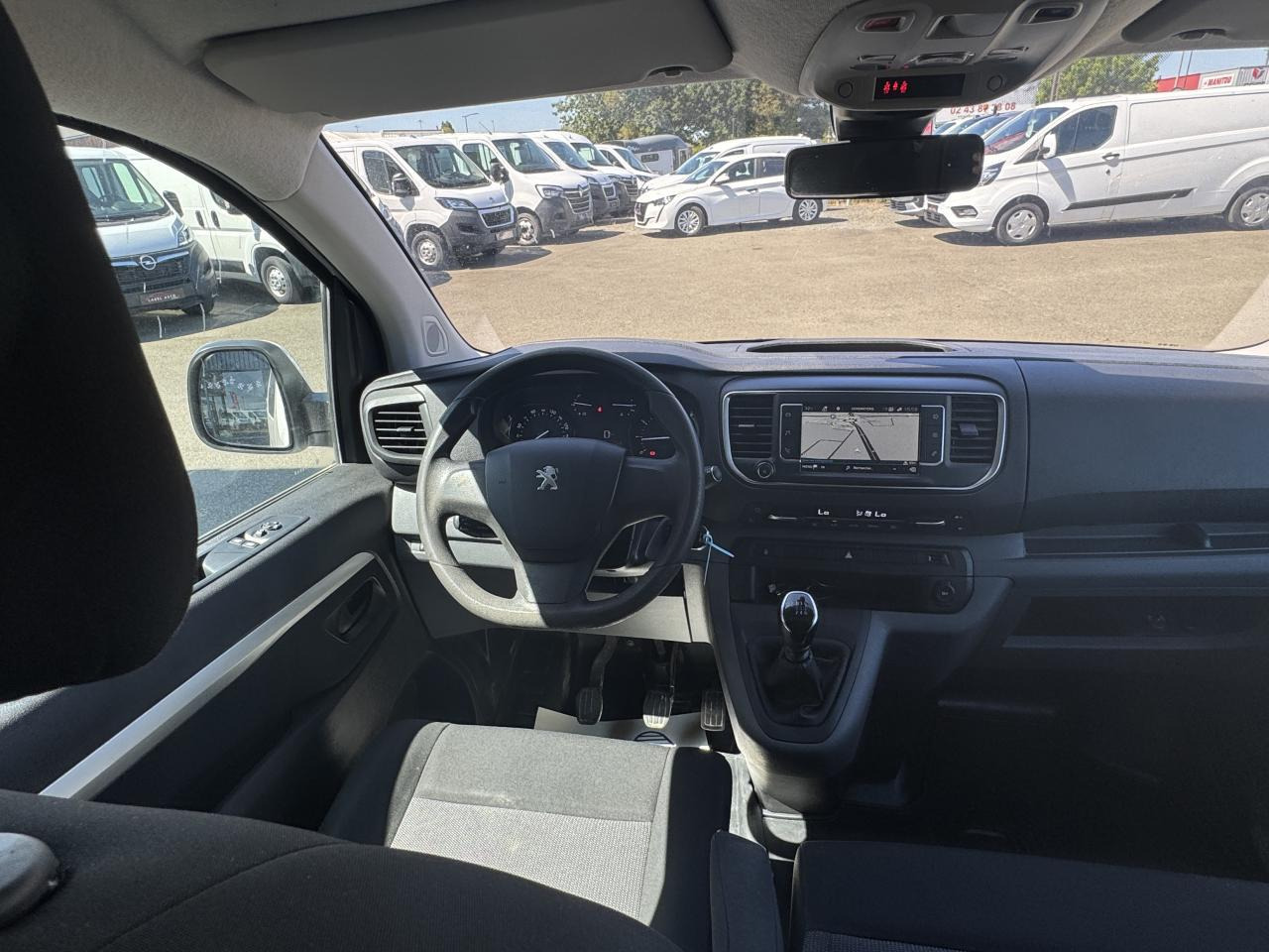 Peugeot Expert Standard 2.0 BlueHDI 150 S&S CABINE APPROFONDIE 6 PLACES - Carrinha cabine dupla: foto 3 Peugeot Expert Standard 2.0 BlueHDI 150 S&S CABINE APPROFONDIE 6 PLACES - Carrinha cabine dupla: foto 3