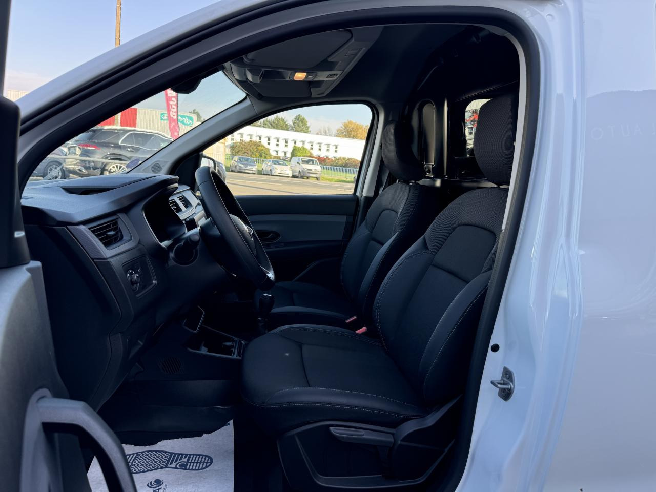 RENAULT EXPRESS 1.5 DCI 75CH CONFORT - Furgão: foto 4 RENAULT EXPRESS 1.5 DCI 75CH CONFORT - Furgão: foto 4