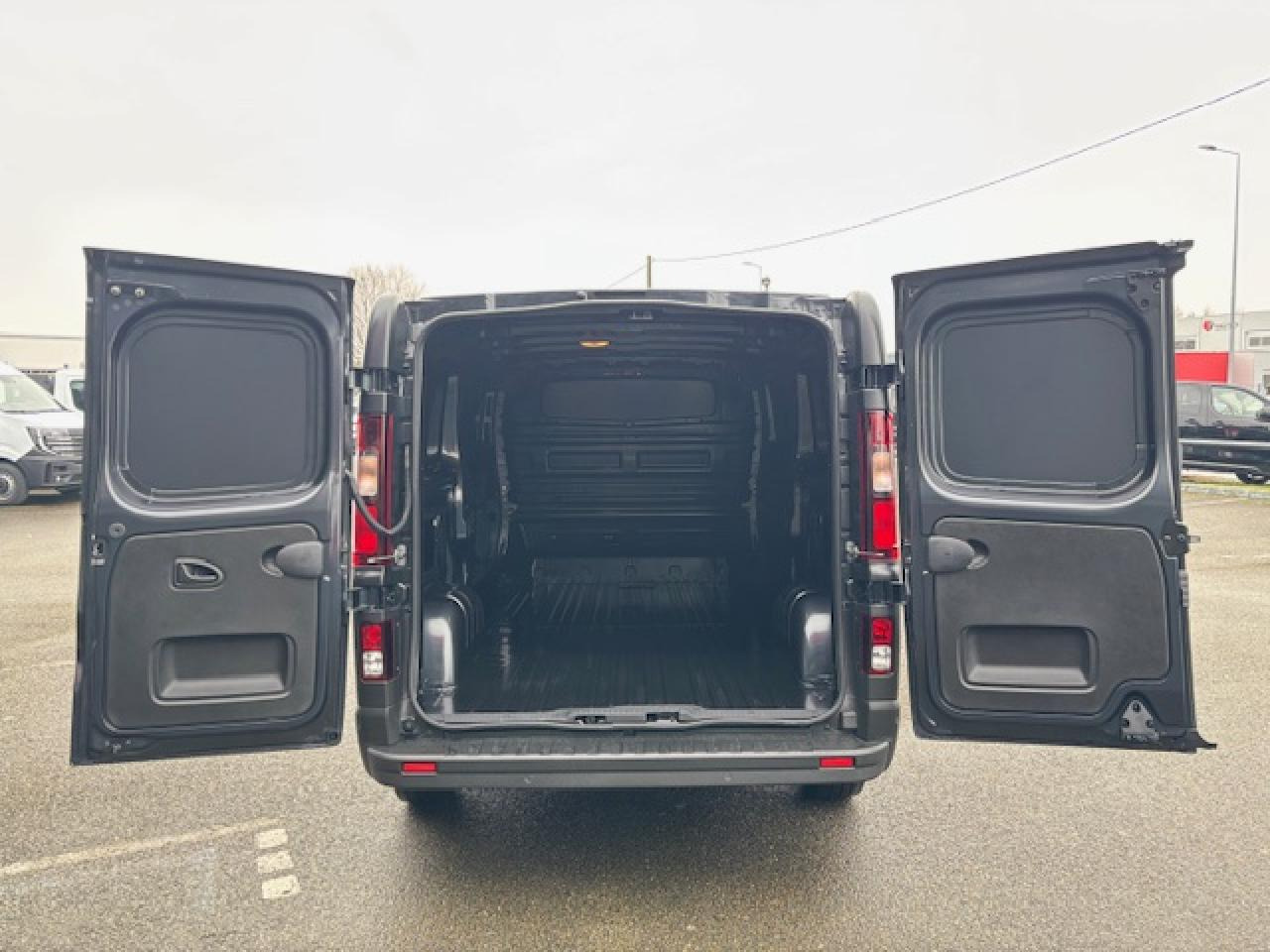 RENAULT TRAFIC 3T0 L1H1 2.0 DCI 150CH - Furgão: foto 3 RENAULT TRAFIC 3T0 L1H1 2.0 DCI 150CH - Furgão: foto 3