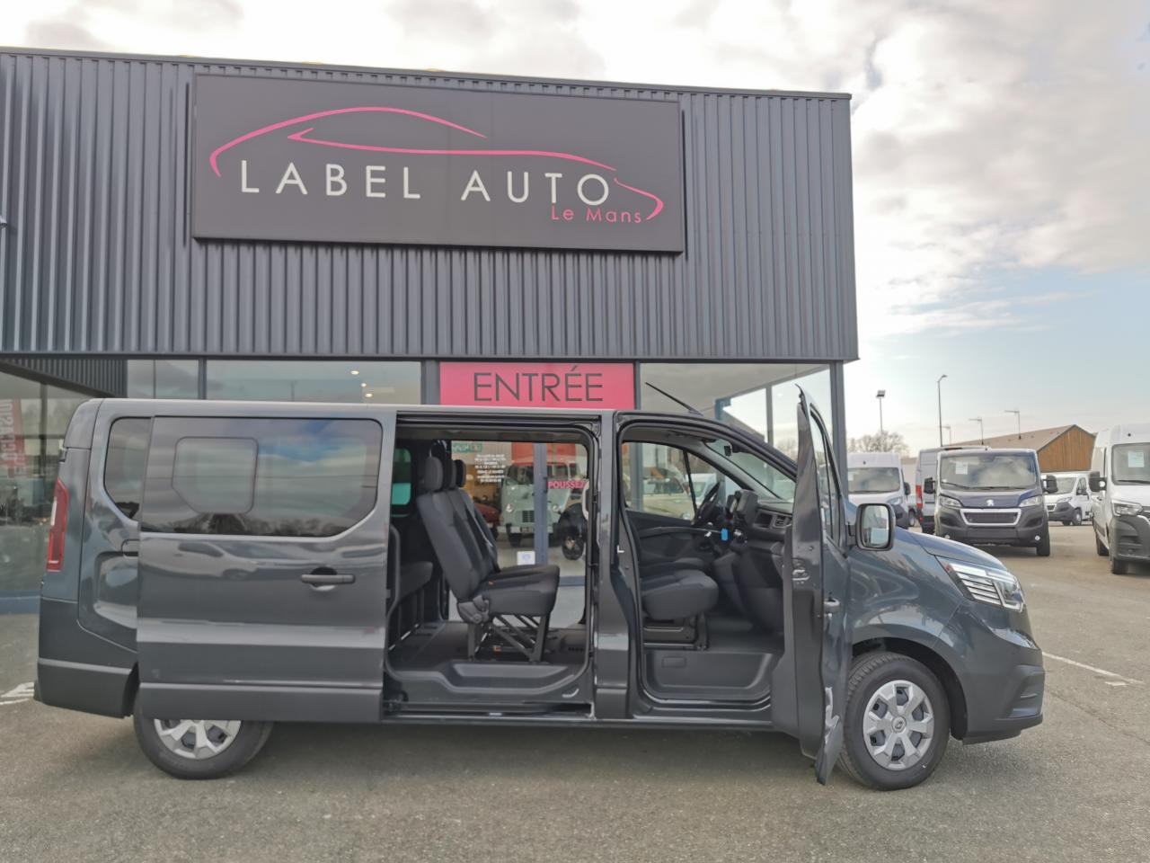 RENAULT Trafic L2 2.0 Energy dCi - 150 - S&S - BV EDC Euro 6e III COMBI Combi Intens L2H1 PHASE 3 - Furgão de passageiros: foto 3 RENAULT Trafic L2 2.0 Energy dCi - 150 - S&S - BV EDC Euro 6e III COMBI Combi Intens L2H1 PHASE 3 - Furgão de passageiros: foto 3