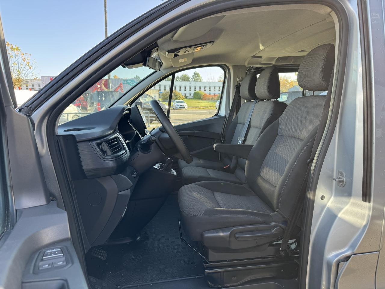 RENAULT Trafic L2 2.0 Energy dCi - 150 - S&S III COMBI Combi Zen L2H1 PHASE 3 - Carrinha cabine dupla: foto 5 RENAULT Trafic L2 2.0 Energy dCi - 150 - S&S III COMBI Combi Zen L2H1 PHASE 3 - Carrinha cabine dupla: foto 5