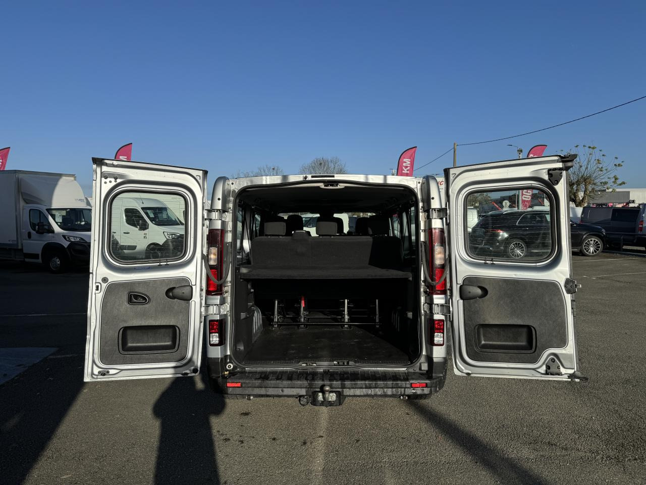 RENAULT Trafic L2 2.0 Energy dCi - 150 - S&S III COMBI Combi Zen L2H1 PHASE 3 - Furgão de passageiros: foto 4 RENAULT Trafic L2 2.0 Energy dCi - 150 - S&S III COMBI Combi Zen L2H1 PHASE 3 - Furgão de passageiros: foto 4