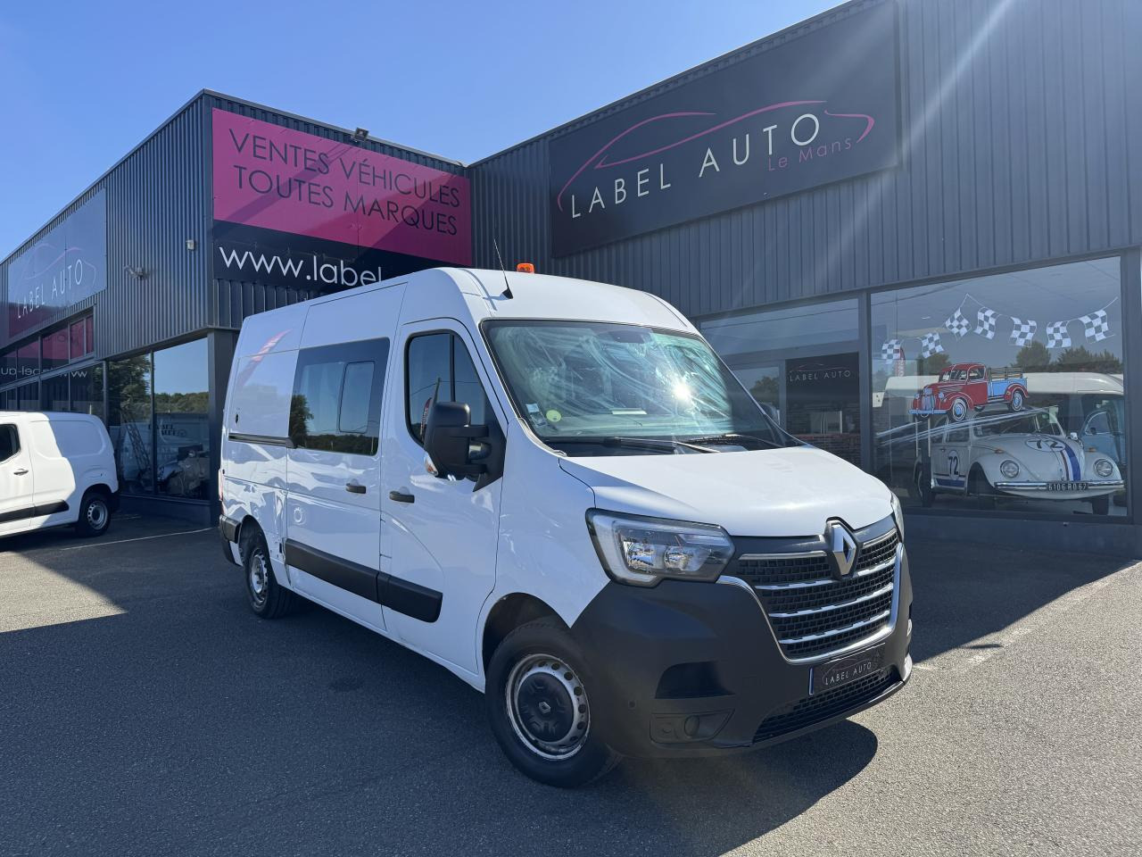 Renault Master 7 PLACES Confort F3300 L2H2 2.3 dCi - 135 III CABINE APPROFONDIE Cabine approfondie L2H2 Tra - Carrinha cabine dupla: foto 2 Renault Master 7 PLACES Confort F3300 L2H2 2.3 dCi - 135 III CABINE APPROFONDIE Cabine approfondie L2H2 Tra - Carrinha cabine dupla: foto 2
