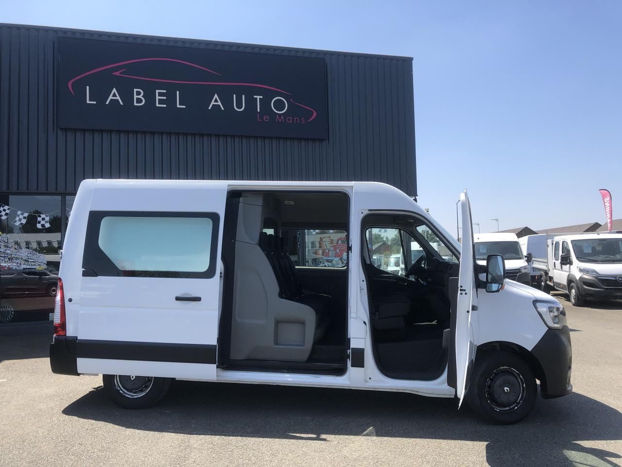 Renault Master F3300 L2H2 2.3 DCI 135CH CABINE APPROFONDIE CONFORT 7 PLACES - Carrinha cabine dupla: foto 2 Renault Master F3300 L2H2 2.3 DCI 135CH CABINE APPROFONDIE CONFORT 7 PLACES - Carrinha cabine dupla: foto 2