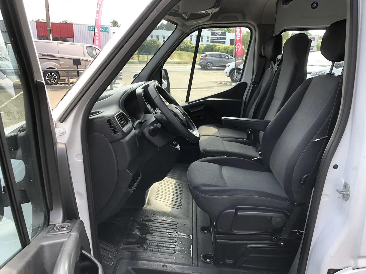 Renault Master F3300 L2H2 2.3 DCI 135CH CABINE APPROFONDIE CONFORT EURO6 - Carrinha cabine dupla: foto 5 Renault Master F3300 L2H2 2.3 DCI 135CH CABINE APPROFONDIE CONFORT EURO6 - Carrinha cabine dupla: foto 5
