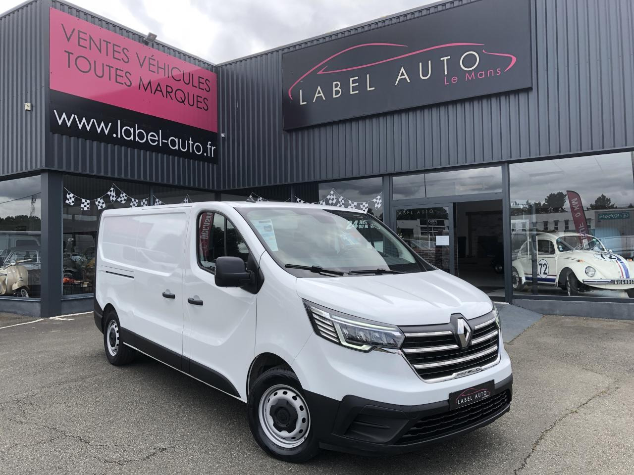 Renault Trafic L2H1 1200 Kg 2.0 Energy dCi - 145 - BV EDC III FOURGON Fourgon Confort L2H1 PHASE 2 - Furgão compacto: foto 1 Renault Trafic L2H1 1200 Kg 2.0 Energy dCi - 145 - BV EDC III FOURGON Fourgon Confort L2H1 PHASE 2 - Furgão compacto: foto 1