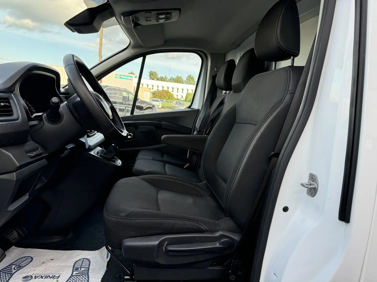 Renault Trafic L2H1 3T 2.0 BLUE DCI 130CH GRAND CONFORT - Furgão: foto 5 Renault Trafic L2H1 3T 2.0 BLUE DCI 130CH GRAND CONFORT - Furgão: foto 5