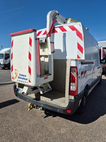 Renault Master Grand Confort L2H2 130.35CV Nacelle Tronquée France Elévateur 121 FTcc - Caminhão com plataforma aérea: foto 2 Renault Master Grand Confort L2H2 130.35CV Nacelle Tronquée France Elévateur 121 FTcc - Caminhão com plataforma aérea: foto 2