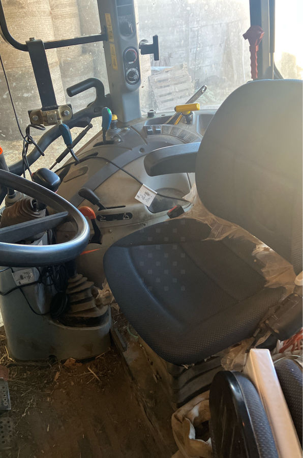 New Holland T5.95 - Trator: foto 3 New Holland T5.95 - Trator: foto 3
