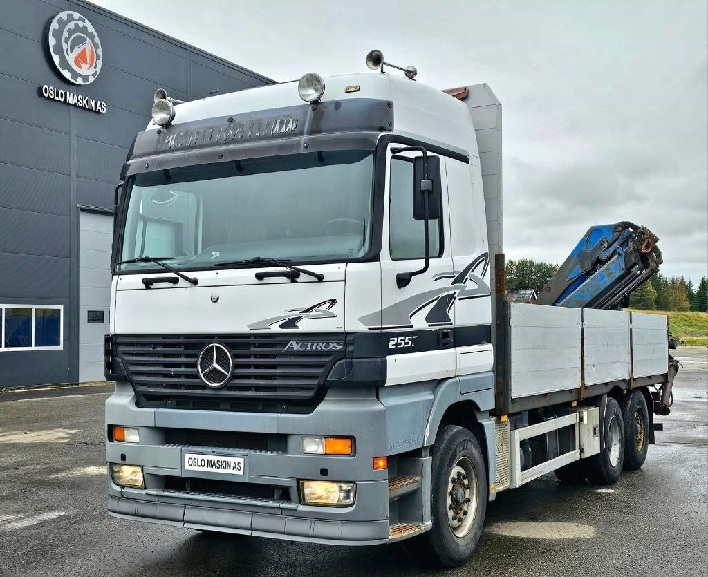 Mercedes-Benz Actros 2557 - Guindaste: foto 1 Mercedes-Benz Actros 2557 - Guindaste: foto 1