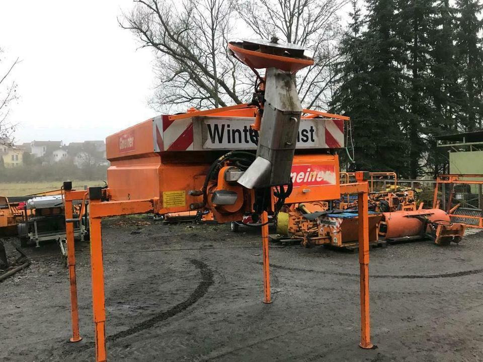 Gmeiner Salzstreuer 2m3 für Unimog 400 300 500 427 fendt xylon - Espalhador de areia/ Sal: foto 2 Gmeiner Salzstreuer 2m3 für Unimog 400 300 500 427 fendt xylon - Espalhador de areia/ Sal: foto 2