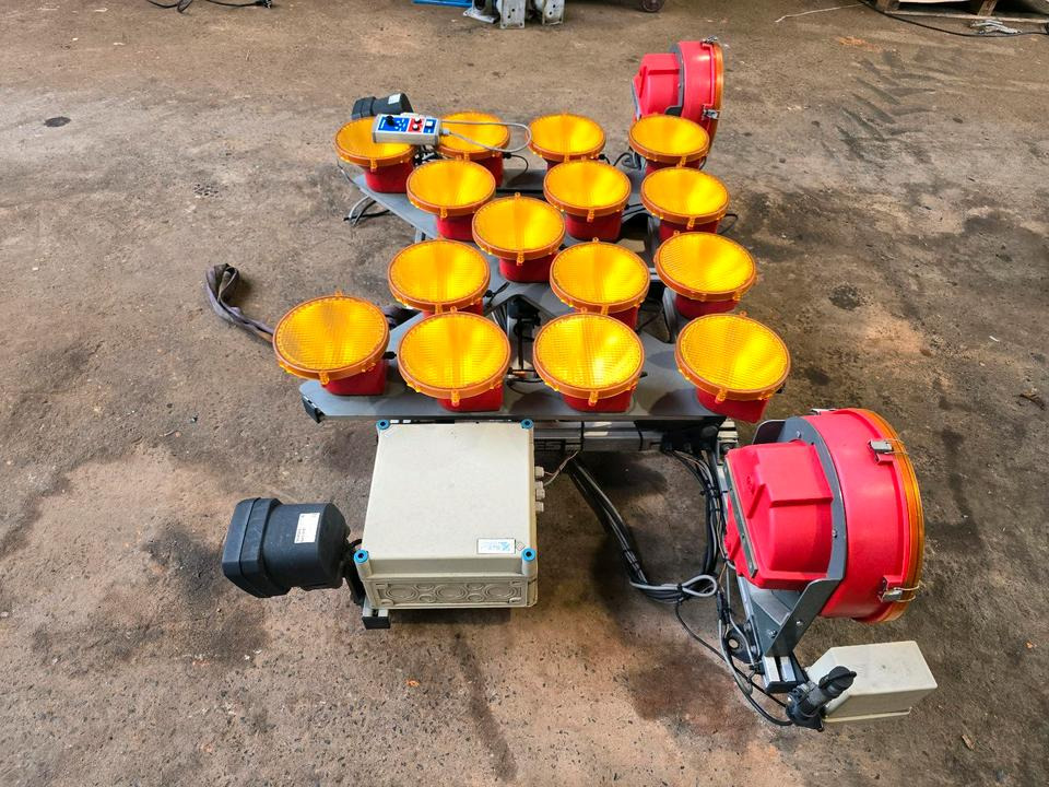 Horizont Blinkpfeinalage für Unimog mit Xenonscheinwerfer Dachträger Nissen Vz616 Funkwarnmeldeanlage passend für UGE UGN U290 U 300 400 500 405 218 219 318 319 423 427 430 527 530 Mercedes-Benz Dach - Iluminação por Máquina de construção: foto 4 Horizont Blinkpfeinalage für Unimog mit Xenonscheinwerfer Dachträger Nissen Vz616 Funkwarnmeldeanlage passend für UGE UGN U290 U 300 400 500 405 218 219 318 319 423 427 430 527 530 Mercedes-Benz Dach - Iluminação por Máquina de construção: foto 4