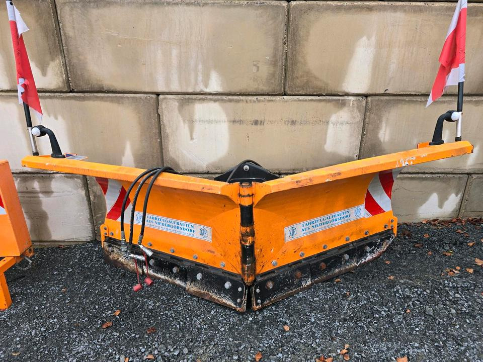 KIF V-Schneepflug CM 2400 Keilpflug Variopflug Schneeschieber Schneeschild Winterdienst Räumschild passend für Multicar Kramer Iseki Kubota Kleintraktor - Lâmina limpa-neves: foto 5 KIF V-Schneepflug CM 2400 Keilpflug Variopflug Schneeschieber Schneeschild Winterdienst Räumschild passend für Multicar Kramer Iseki Kubota Kleintraktor - Lâmina limpa-neves: foto 5