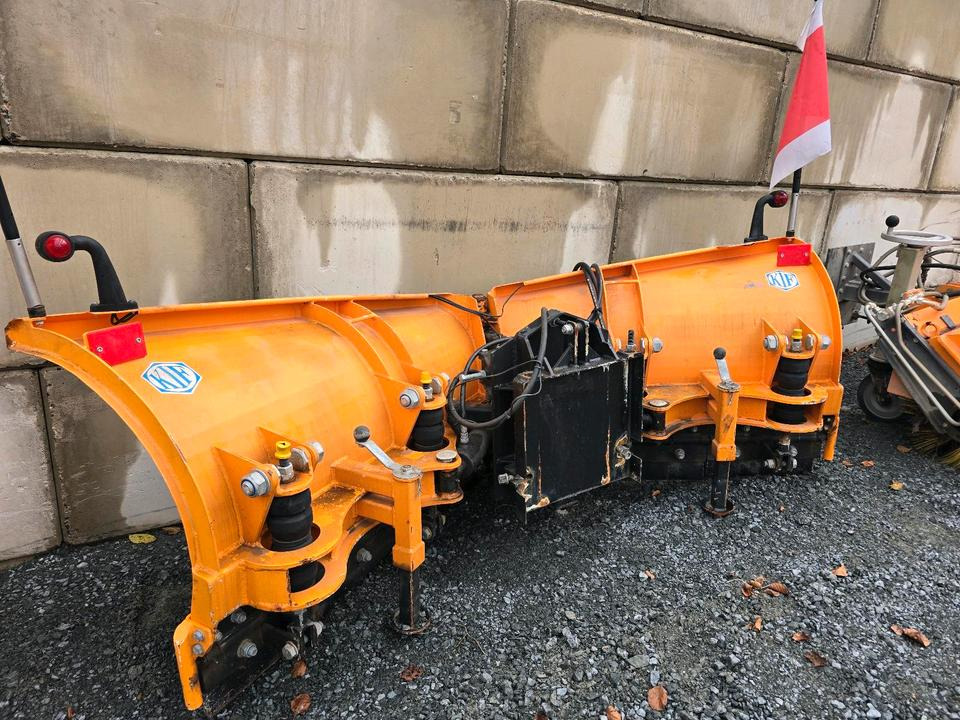 KIF V-Schneepflug CM 2400 Keilpflug Variopflug Schneeschieber Schneeschild Winterdienst Räumschild passend für Multicar Kramer Iseki Kubota Kleintraktor - Lâmina limpa-neves: foto 2 KIF V-Schneepflug CM 2400 Keilpflug Variopflug Schneeschieber Schneeschild Winterdienst Räumschild passend für Multicar Kramer Iseki Kubota Kleintraktor - Lâmina limpa-neves: foto 2