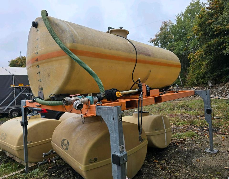 Mulag 5000FL 5m3 Wassertank Speidel Wasserfass für Unimog UGE UGN 405 U300 400 500 427 430 LKW Boschung wassertank Laugentank Bewässerung 5000liter LKW - Contentor cisterna: foto 1 Mulag 5000FL 5m3 Wassertank Speidel Wasserfass für Unimog UGE UGN 405 U300 400 500 427 430 LKW Boschung wassertank Laugentank Bewässerung 5000liter LKW - Contentor cisterna: foto 1