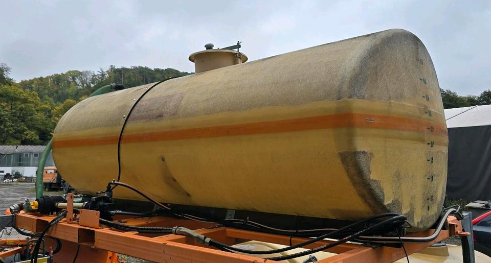 Mulag 5000FL 5m3 Wassertank Speidel Wasserfass für Unimog UGE UGN 405 U300 400 500 427 430 LKW Boschung wassertank Laugentank Bewässerung 5000liter LKW - Contentor cisterna: foto 4 Mulag 5000FL 5m3 Wassertank Speidel Wasserfass für Unimog UGE UGN 405 U300 400 500 427 430 LKW Boschung wassertank Laugentank Bewässerung 5000liter LKW - Contentor cisterna: foto 4