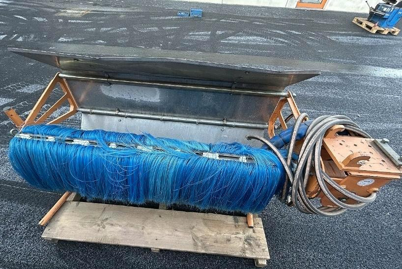 Mulag FWB 1600 Fläschenwaschbürste Tunnelwaschbürste Mähausleger Böschungsmäher Böschungsmulcher FME MKM FMK Dücker DUA UNA 500 600 700 MHU 800 - Vassoura: foto 2 Mulag FWB 1600 Fläschenwaschbürste Tunnelwaschbürste Mähausleger Böschungsmäher Böschungsmulcher FME MKM FMK Dücker DUA UNA 500 600 700 MHU 800 - Vassoura: foto 2