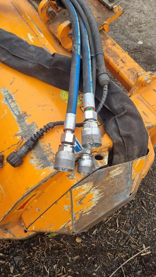 Mulag MK12 aus 2016 für Mähausleger FME MKM Böschungsmulcher Böschungsmäher Seitenmulcher Randstreifenmäher für Unimog U400 405 u 300 500 427 Dücker - Triturador de martelos/ Destroçador: foto 4 Mulag MK12 aus 2016 für Mähausleger FME MKM Böschungsmulcher Böschungsmäher Seitenmulcher Randstreifenmäher für Unimog U400 405 u 300 500 427 Dücker - Triturador de martelos/ Destroçador: foto 4