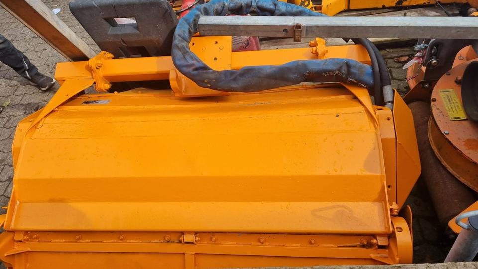 Mulag UMK12 aus 2016 für Mähausleger FME MKM Böschungsmulcher Böschungsmäher Seitenmulcher Randstreifenmäher für Unimog U400 405 u 300 500 427 Dücker - Triturador de martelos/ Destroçador: foto 2 Mulag UMK12 aus 2016 für Mähausleger FME MKM Böschungsmulcher Böschungsmäher Seitenmulcher Randstreifenmäher für Unimog U400 405 u 300 500 427 Dücker - Triturador de martelos/ Destroçador: foto 2