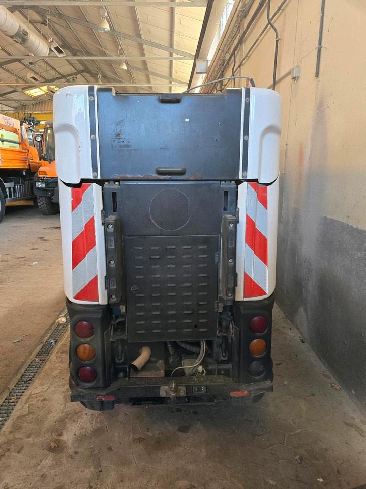 Nilfisk City Ranger 3500 Kehrmaschine Straßenkehrmaschine mit Schmidt Bediendisplay Hako Kehreinheit - Varredora urbana: foto 4 Nilfisk City Ranger 3500 Kehrmaschine Straßenkehrmaschine mit Schmidt Bediendisplay Hako Kehreinheit - Varredora urbana: foto 4