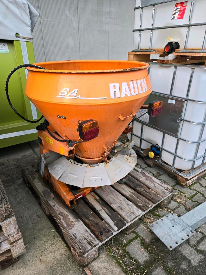 Rauch 250 Salzstreuer für Kleintraktor Iseki Kubota Winterdienst - Espalhador de areia/ Sal: foto 1 Rauch 250 Salzstreuer für Kleintraktor Iseki Kubota Winterdienst - Espalhador de areia/ Sal: foto 1
