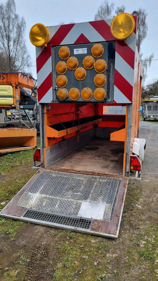 Reboque Mersch VZ 616 Absperrtafel FAT Nissen Horizont Verkehrsleittafel Verkehrsleitanhänger Verkehrssicherungsanhänger Leitanhänger: foto 6