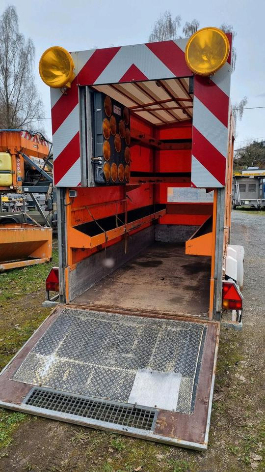 Reboque Mersch VZ 616 Absperrtafel FAT Nissen Horizont Verkehrsleittafel Verkehrsleitanhänger Verkehrssicherungsanhänger Leitanhänger: foto 7
