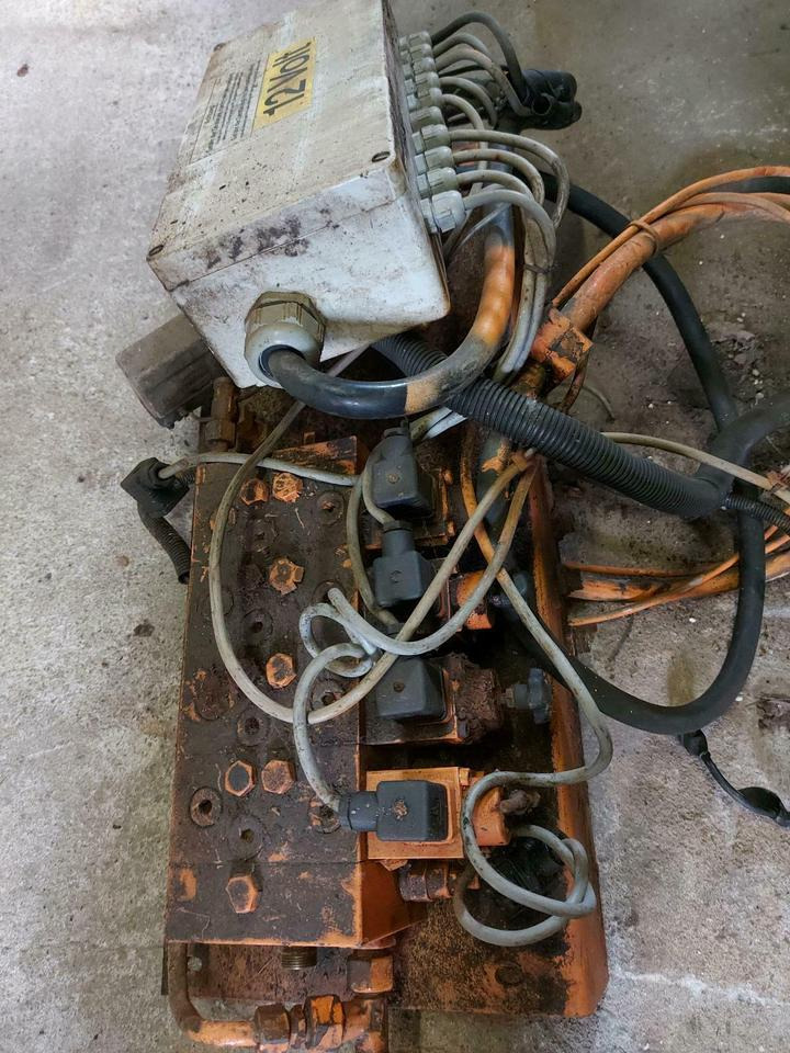 Schmidt Salzstreuer SST DST Hydr. Steuerblock Platine Steuerung - Válvula hidráulica por Veículo municipal/ Especial: foto 2 Schmidt Salzstreuer SST DST Hydr. Steuerblock Platine Steuerung - Válvula hidráulica por Veículo municipal/ Especial: foto 2