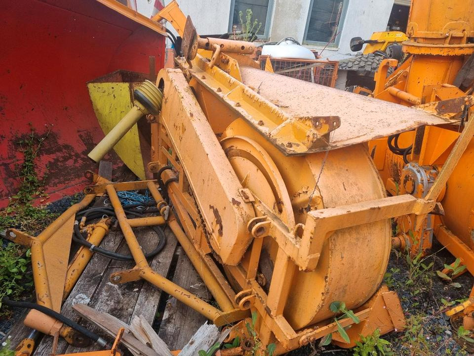 Schmidt Schneeschleuder S1 Schneefräse Schneepflug Schneeschild Scheeschieber Winterdienst Unimog 405 427 423 500 400 300 Beilhack - Lâmina limpa-neves: foto 3 Schmidt Schneeschleuder S1 Schneefräse Schneepflug Schneeschild Scheeschieber Winterdienst Unimog 405 427 423 500 400 300 Beilhack - Lâmina limpa-neves: foto 3