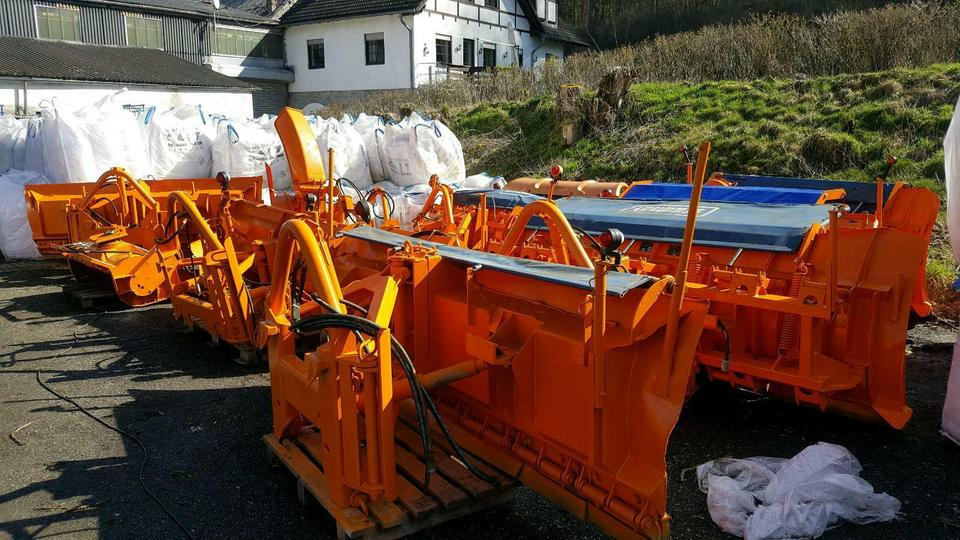 Schneepflug Schmidt Beilhack Winterdienst Schneeschild Unimog Fen - Lâmina limpa-neves: foto 2 Schneepflug Schmidt Beilhack Winterdienst Schneeschild Unimog Fen - Lâmina limpa-neves: foto 2