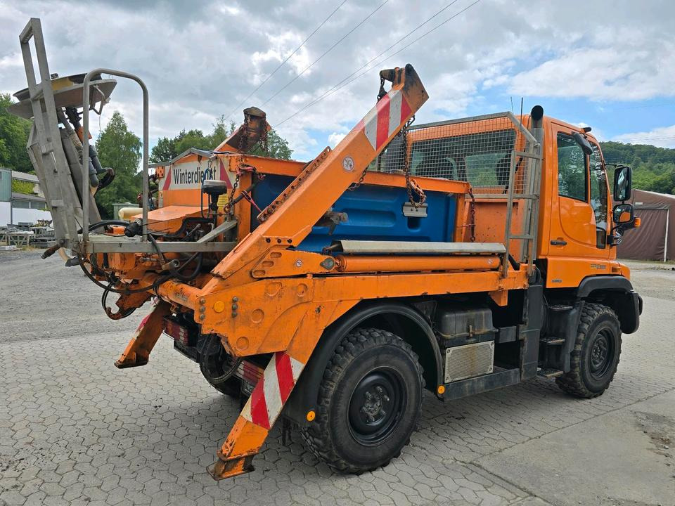 Unimog 405/10 U300 Bluetec 5 Mercedes-Benz U 300 UGE UGN mit Jotha Absetzkipper combi con 4518 Absetzer - Veículo limpa-neves: foto 4 Unimog 405/10 U300 Bluetec 5 Mercedes-Benz U 300 UGE UGN mit Jotha Absetzkipper combi con 4518 Absetzer - Veículo limpa-neves: foto 4