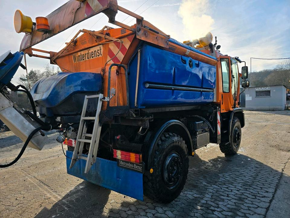 Unimog U500 2008 EasyDrive Variopilot Leistungshydraulik 405/10 405/12 NKS-Z-UGN-43K Bluetec 4 Mercedes-Benz UGE UGN Schmidt Stratos Salzstreuer - Veículo limpa-neves: foto 4 Unimog U500 2008 EasyDrive Variopilot Leistungshydraulik 405/10 405/12 NKS-Z-UGN-43K Bluetec 4 Mercedes-Benz UGE UGN Schmidt Stratos Salzstreuer - Veículo limpa-neves: foto 4