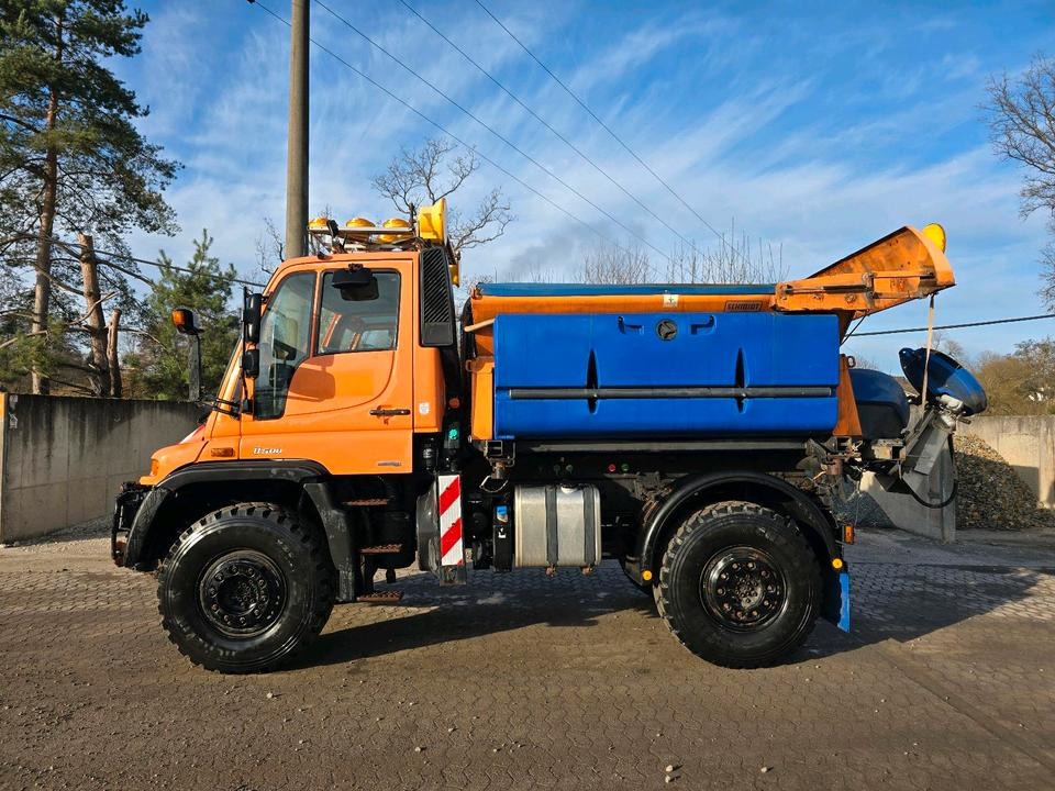 Unimog U500 2008 EasyDrive Variopilot Leistungshydraulik 405/10 405/12 NKS-Z-UGN-43K Bluetec 4 Mercedes-Benz UGE UGN Schmidt Stratos Salzstreuer - Veículo limpa-neves: foto 2 Unimog U500 2008 EasyDrive Variopilot Leistungshydraulik 405/10 405/12 NKS-Z-UGN-43K Bluetec 4 Mercedes-Benz UGE UGN Schmidt Stratos Salzstreuer - Veículo limpa-neves: foto 2