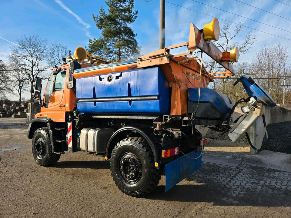 Unimog U500 2008 EasyDrive Variopilot Leistungshydraulik 405/10 405/12 NKS-Z-UGN-43K Bluetec 4 Mercedes-Benz UGE UGN Schmidt Stratos Salzstreuer - Veículo limpa-neves: foto 3 Unimog U500 2008 EasyDrive Variopilot Leistungshydraulik 405/10 405/12 NKS-Z-UGN-43K Bluetec 4 Mercedes-Benz UGE UGN Schmidt Stratos Salzstreuer - Veículo limpa-neves: foto 3