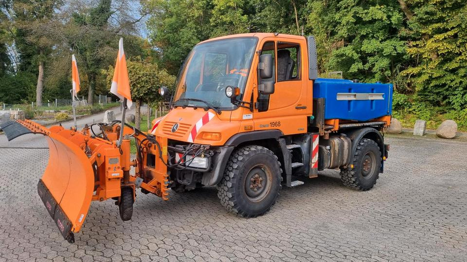 Zu Vermieten Unimog U 290 300 400 500 mit Winterdienstausstattung Schmidt Stratos Schneepflug Mercedes Benz - Veículo limpa-neves: foto 1 Zu Vermieten Unimog U 290 300 400 500 mit Winterdienstausstattung Schmidt Stratos Schneepflug Mercedes Benz - Veículo limpa-neves: foto 1