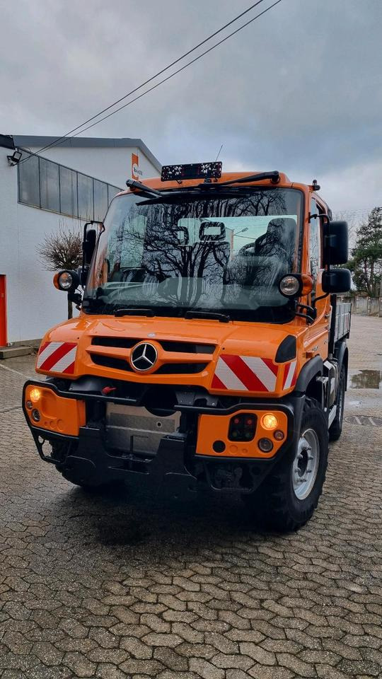 Zu vermieten Unimog 405 U318 423 429 430 Mercedes Benz 318 527 Vermietung - Veículo limpa-neves: foto 2 Zu vermieten Unimog 405 U318 423 429 430 Mercedes Benz 318 527 Vermietung - Veículo limpa-neves: foto 2