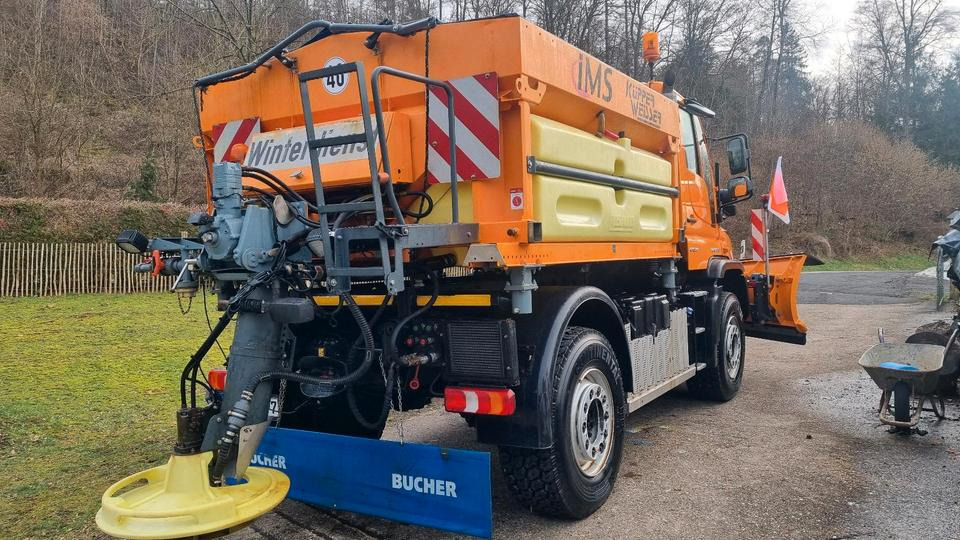 Zu vermieten Unimog 405 U527 Winterdienst Schmidt Salzstreuer 423 429 430 Mercedes Benz 318 527 Vermietung - Veículo limpa-neves: foto 4 Zu vermieten Unimog 405 U527 Winterdienst Schmidt Salzstreuer 423 429 430 Mercedes Benz 318 527 Vermietung - Veículo limpa-neves: foto 4