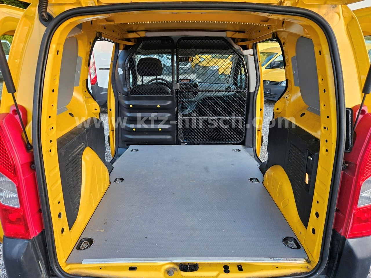 Citroën Berlingo 75 Hdi EURO5 , 2xSchiebetüre, 1.Hand, - Furgão de passageiros: foto 5 Citroën Berlingo 75 Hdi EURO5 , 2xSchiebetüre, 1.Hand, - Furgão de passageiros: foto 5