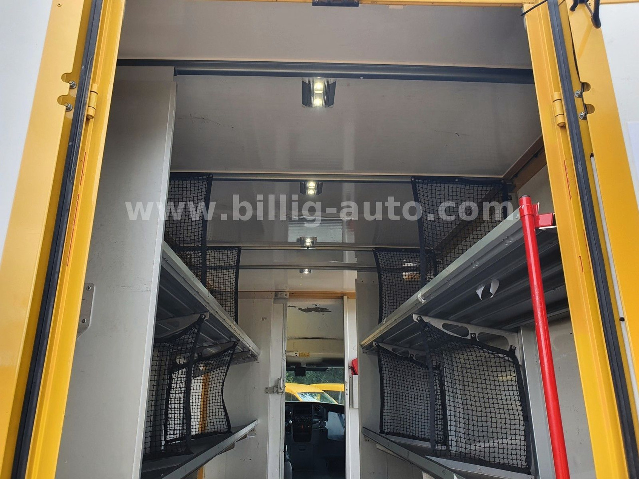 Iveco Daily Koffer Kasten Integralkoffer Automatik - Carrinha de contentor: foto 3 Iveco Daily Koffer Kasten Integralkoffer Automatik - Carrinha de contentor: foto 3