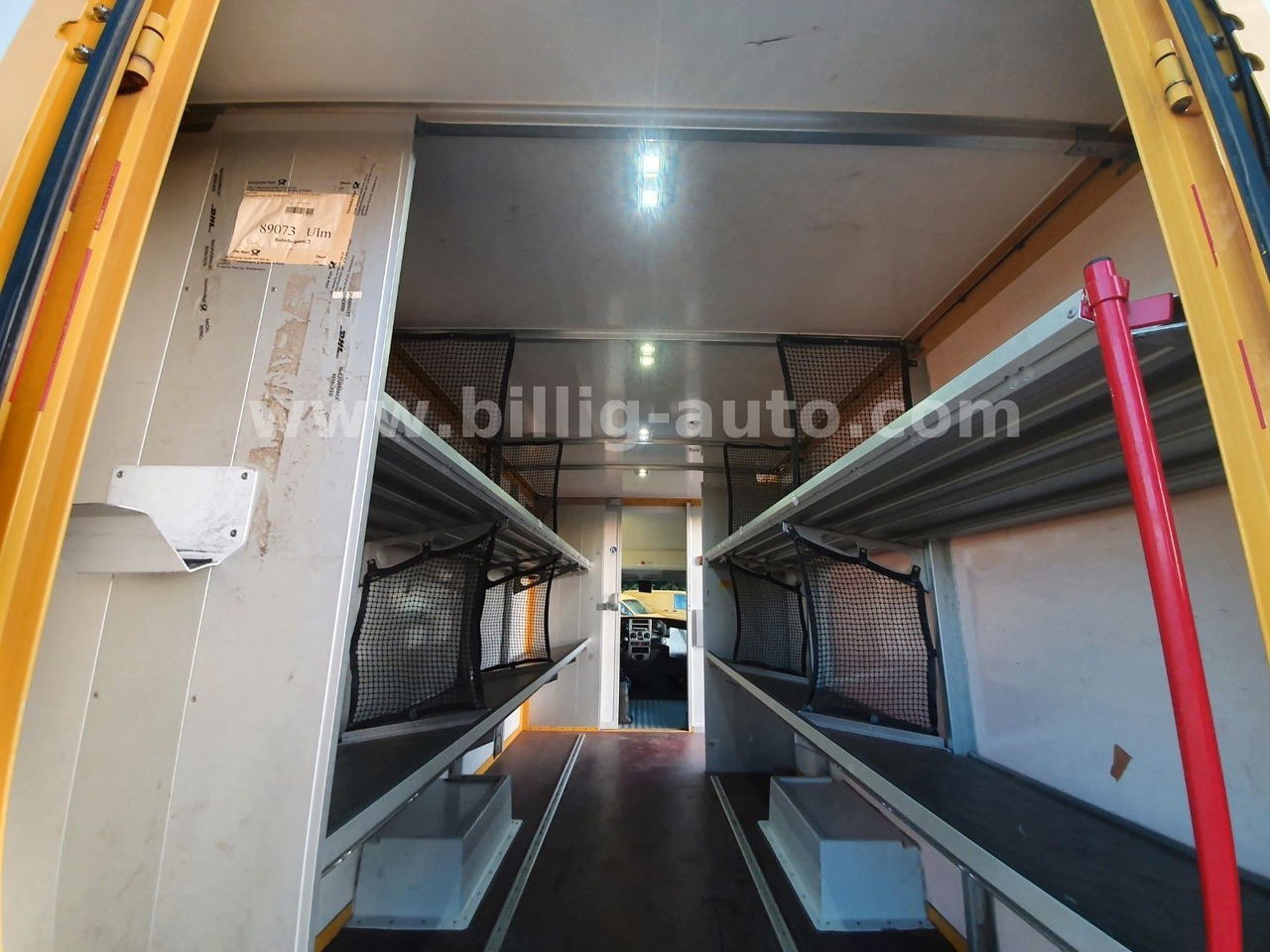 Iveco Daily Koffer Kasten Integralkoffer Automatik - Carrinha de contentor: foto 4 Iveco Daily Koffer Kasten Integralkoffer Automatik - Carrinha de contentor: foto 4