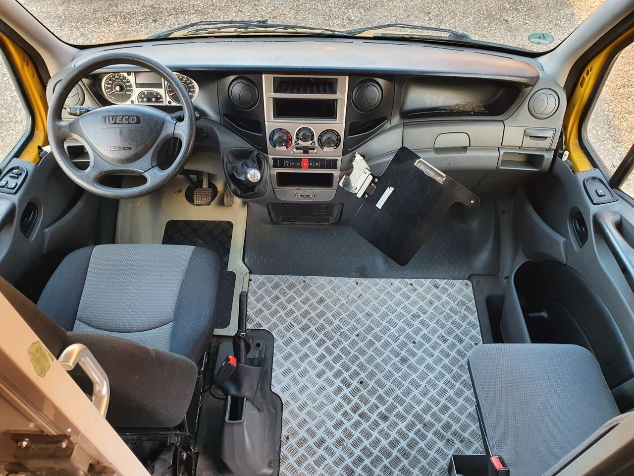 Iveco Daily Koffer Luftfeder Automatik 1.Hd. Integral - Automóvel: foto 5 Iveco Daily Koffer Luftfeder Automatik 1.Hd. Integral - Automóvel: foto 5