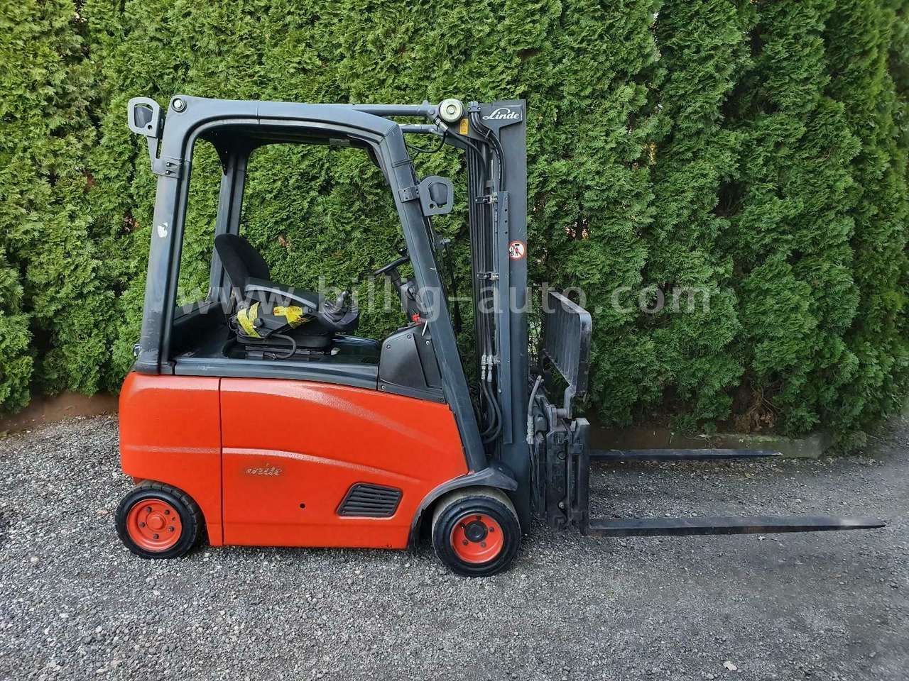 Linde E18 PH 4-Rad Seitenschieber*Zinkenverstellung* - Empilhadeira elétrica: foto 3 Linde E18 PH 4-Rad Seitenschieber*Zinkenverstellung* - Empilhadeira elétrica: foto 3