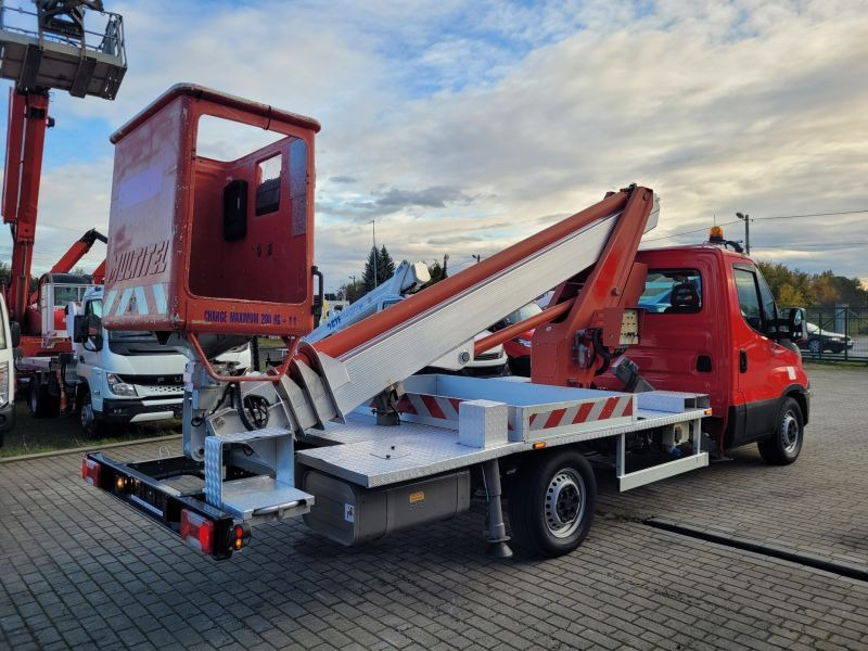 Iveco Daily 35S11 podnośnik koszowy 20 m Multitel MT202DS bucket truck boom lift - Caminhão com plataforma aérea: foto 4 Iveco Daily 35S11 podnośnik koszowy 20 m Multitel MT202DS bucket truck boom lift - Caminhão com plataforma aérea: foto 4
