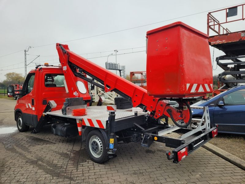 Iveco Daily 35S12 podnośnik koszowy 17 m CTE B-Lift 17 - Caminhão com plataforma aérea: foto 2 Iveco Daily 35S12 podnośnik koszowy 17 m CTE B-Lift 17 - Caminhão com plataforma aérea: foto 2